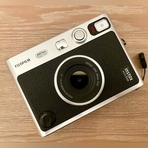 SOLD | 📷 Fujifilm Instax Mini Evo | Hybrid Instant Camera
